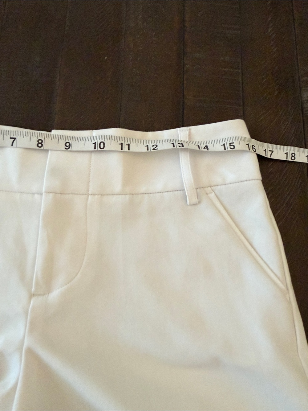 Alice + Olivia Cady off white shorts - Picture 8 of 11